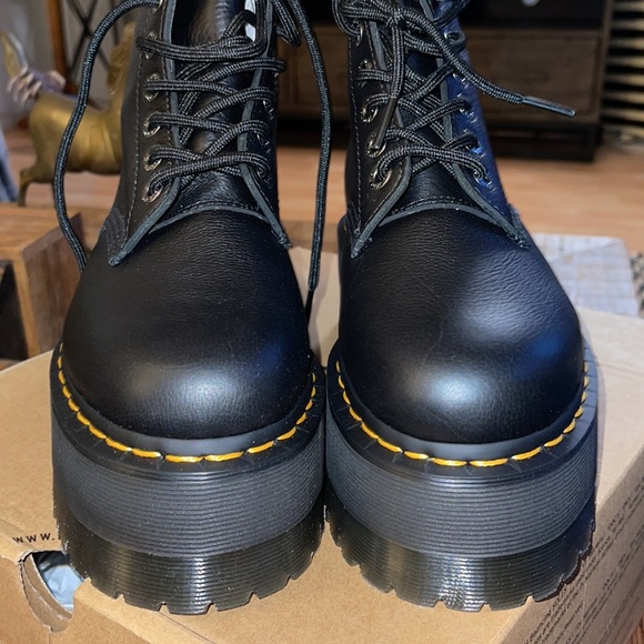 NEW Dr. Marten's 1460 PASCAL MAX LEATHER PLATFORM BOOTS - Picture 6 of 11